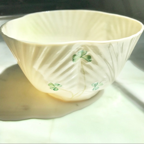 Irish Bellek Candy Dish/Bowl Shell Motif(HostPick) - Picture 2 of 5